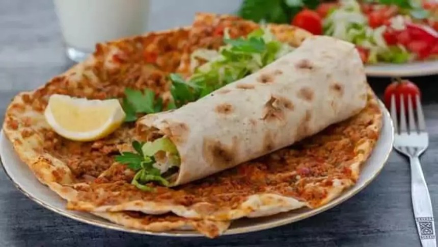 Bodrum’da 3 bin TL’lik lahmacun isyanı! Altın kaplama mı sunuyorlar?