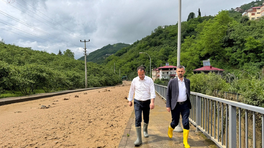 Trabzon'da sağanak etkili oldu! Kaybolan şahsı arama çalışmaları sürüyor