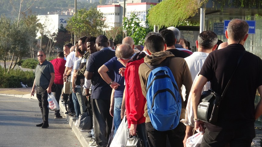 Dilruba yine ortalığı karıştırma peşinde! İzmir'deki grevle ilgili skandal paylaşımına tepki yağdı