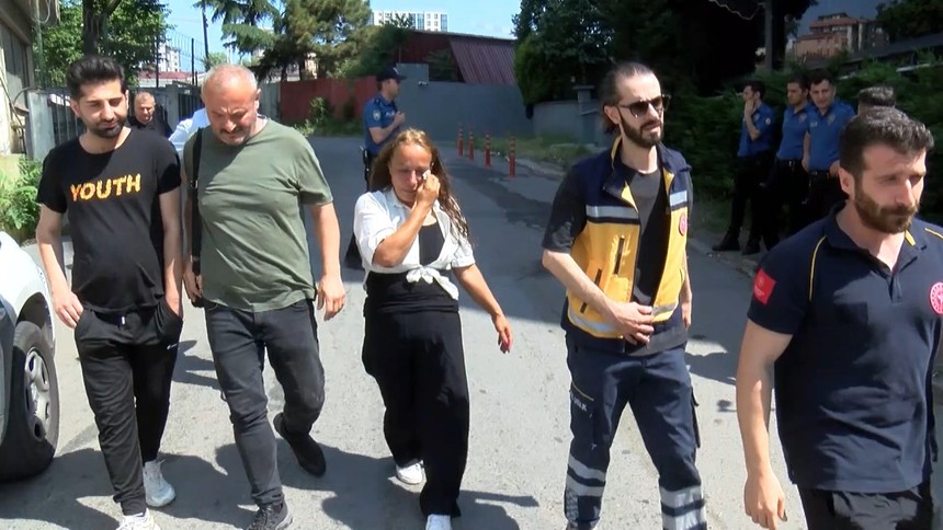 Pendik'te intihar girişimi: Üzerine benzin döken kadın kendisini yakmak istedi, polis ikna etmeyi başardı - Resim : 2