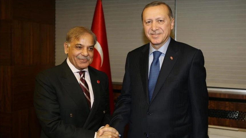 Cumhurbaşkanı Erdoğan’dan Pakistan’a bayram diplomasisi! Pakistan Başbakanı Şahbaz Şerif ile görüştü