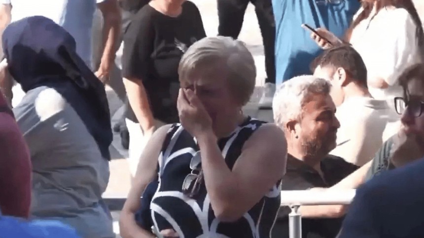 Ferdi Zeyrek'in vefatı sonrası Manisalılar gözyaşlarını tutamadı - Resim : 2