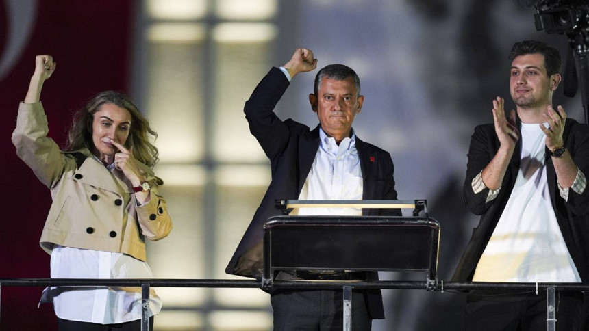 Ömer Çelik'ten "Cunta yönetimi" sözlerine tarihe geçecek cevap... "Yapması gereken ilk iş CHP siyasetini demokratikleştirmektir."