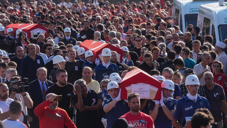 10 orman kahramanı burada şehit oldu! Eyüp Dereli'nin küle dönen iş makinası görüntülendi - Resim : 2
