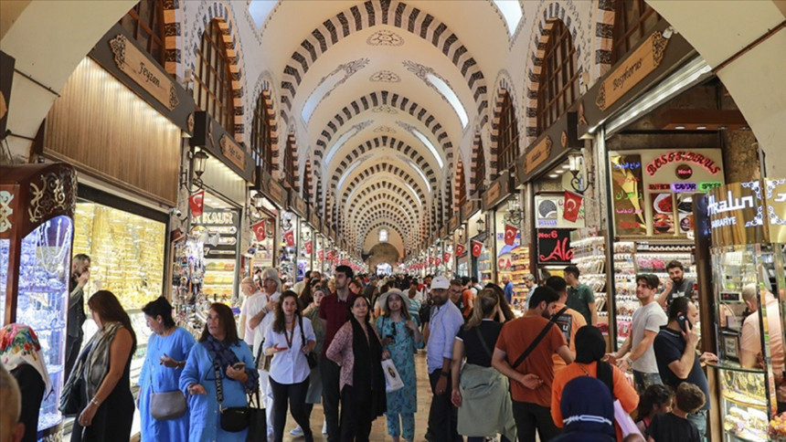 Kapalıçarşı’ya turist akını! 2025’in ilk yarısında 5 milyon kişi ziyaret etti