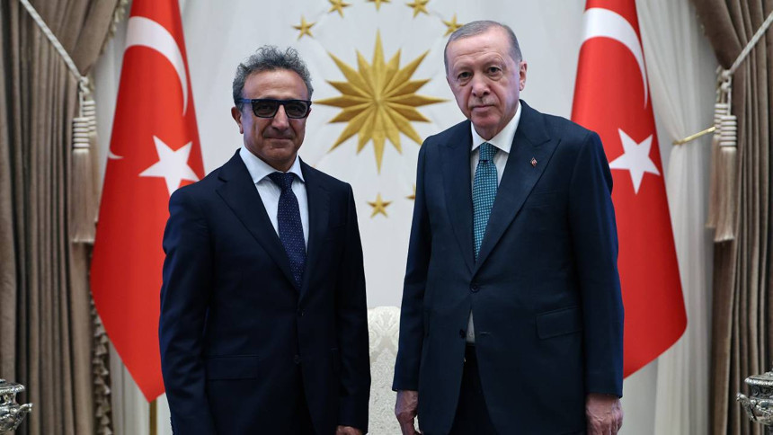 Chobani'nin patronu Hamdi Ulukaya, "Türk" diyemedi! İmza töreninde skandal sözler... - Resim : 2