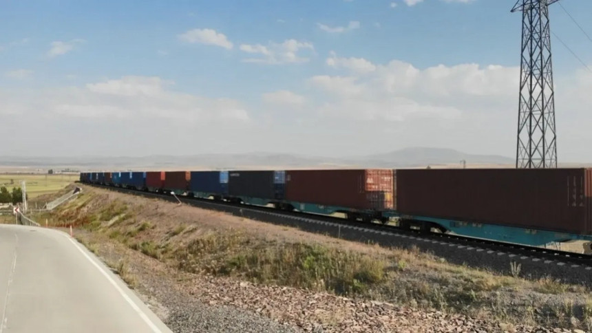Kars, Bakü-Tiflis-Kars demiryolu ile Asya’yı Avrupa’ya bağlıyor! 250 bin ton yük taşındı