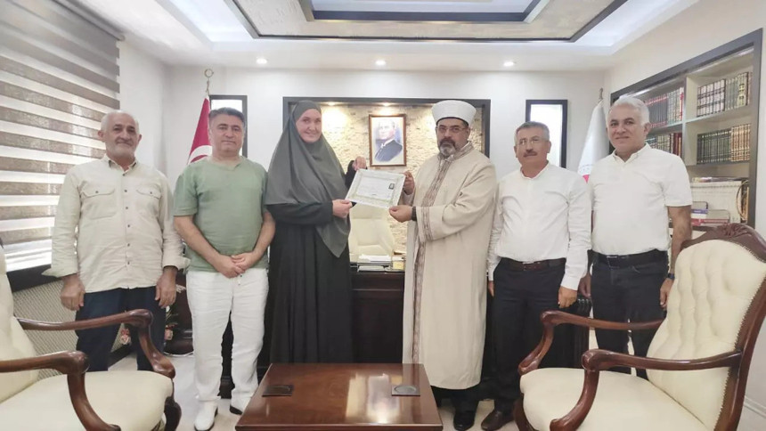 Rus vatandaşı kadın Batman'da Müslüman oldu