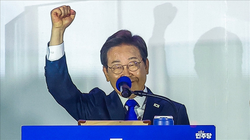 Donald Trump o ülkeyi işaret etti: Devrim var gibi görünüyor!