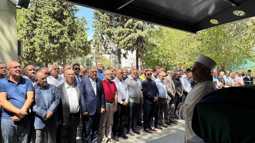 Fehmi Koru'nun acı günü, eşi Nebahat Koru son yolculuğuna uğurlandı! Başörtü ayrımcılığının ilk mağduruydu...