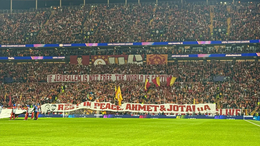Galatasaray taraftarı Liverpool maçında da Gazze'ye desteğini sürdürdü