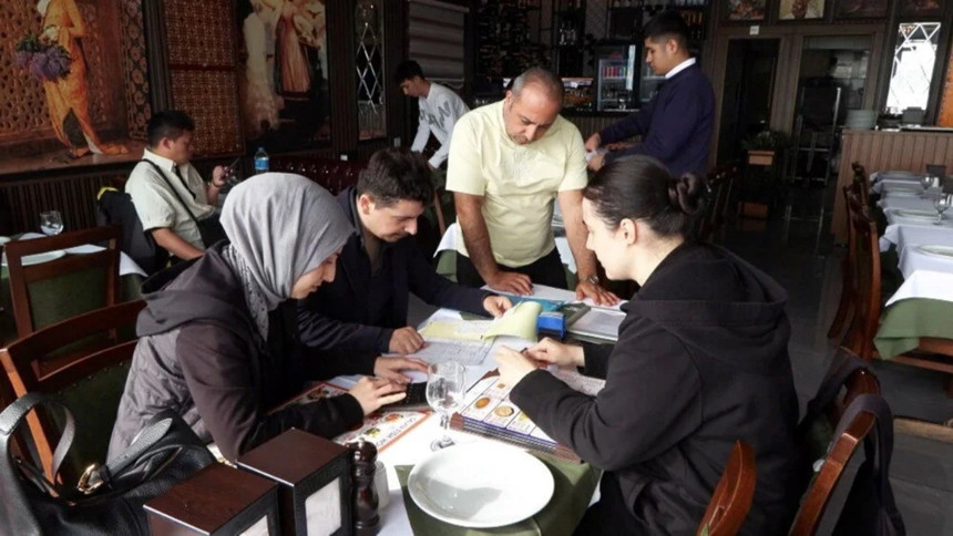 Turistlerden 59 bin TL hesap almıştı! Galata'da bulunan restorana 139 bin TL ceza kesildi - Resim : 2