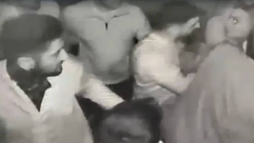 "Yüzüme vurdu, saçımı çekti..." Survivor Aycan Yanaç genç kadını darbetti: O görüntüler ortaya çıktı - Resim : 3