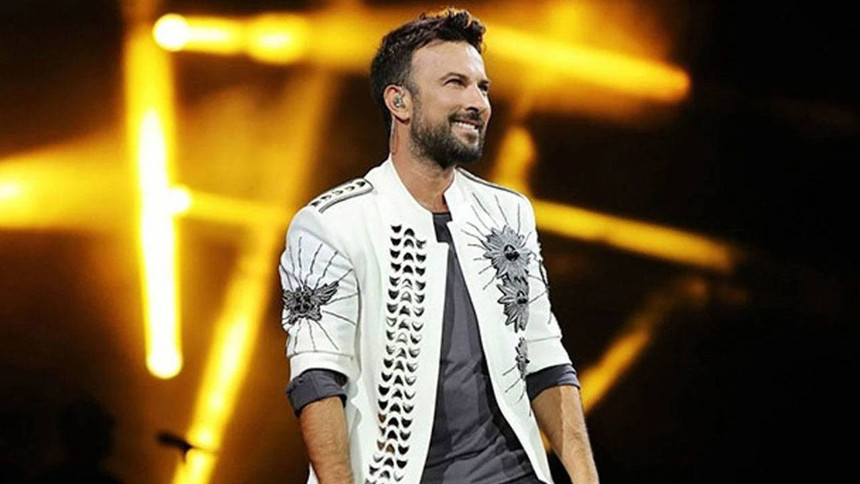 Milyonların gözü iki dudağının arasında: Tarkan Milli Takım'a marş yazacak mı? Beklenen açıklama geldi! - Resim : 2