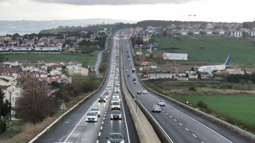 Ramazan Bayramı tatilinin ardından dönüşler başladı, otogarlar insan seli... - Resim : 2