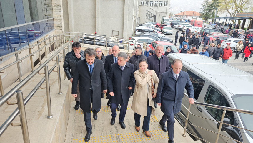 Zonguldak'taki İmamoğlu gösterileri; Belediye Başkanı Tahsin Erdem ailesiyle birlikte ifadeye çağrıldı