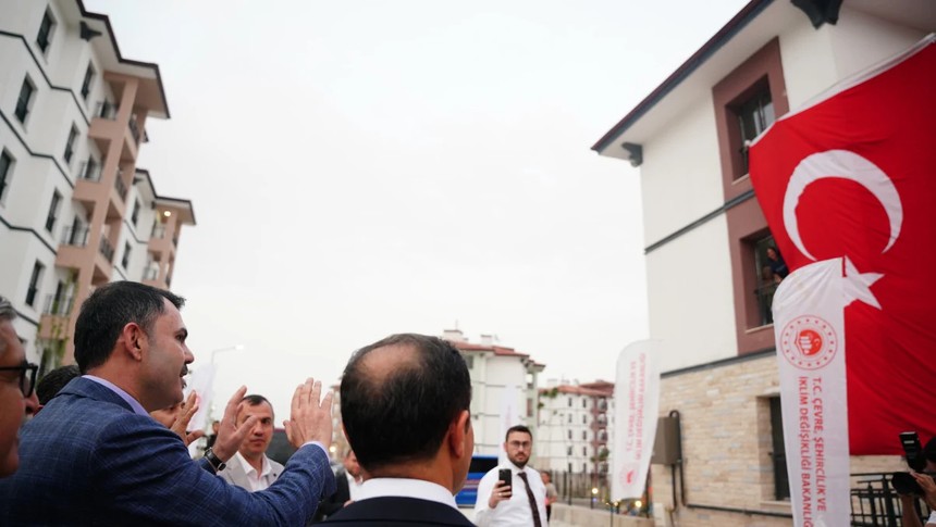 Deprem bölgesinde konutlar yükseliyor: Herkesin yüzü gülecek! - Resim : 2