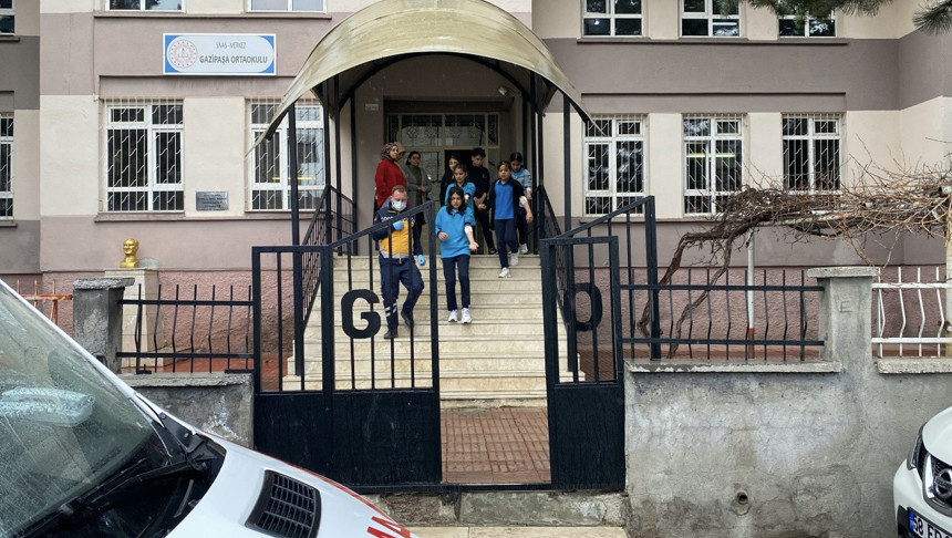 Sivas’ta 13 öğrenci gıda zehirlenmesi şüphesiyle hastaneye kaldırıldı