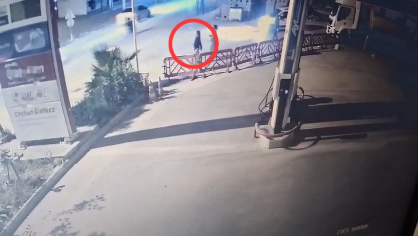 Adanalı kadın, rahatsız eden eski kocasını sokak ortasında ayağından vurdu