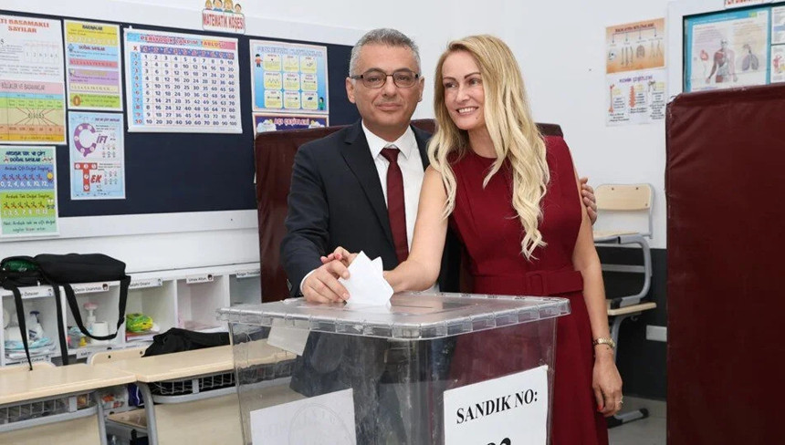 Tufan Erhürman seçimi kazandı, Rumlar zaferi kutladı! ''En kısa sürede görüşmeyi dört gözle bekliyorum'' - Resim : 2