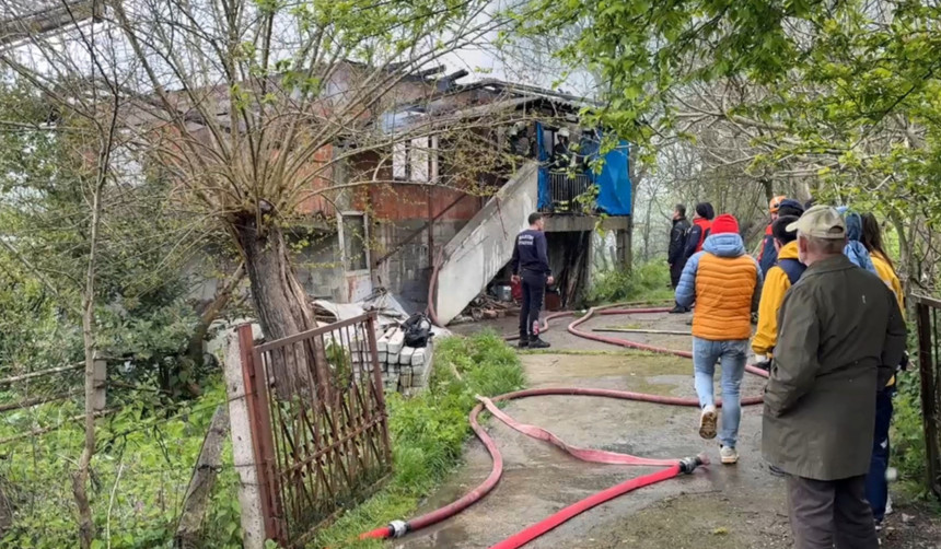 Bartın'da korkunç olay! 71 yaşındaki kadın sobayı tutuşturmak isterken evi yaktı, diri diri yandı