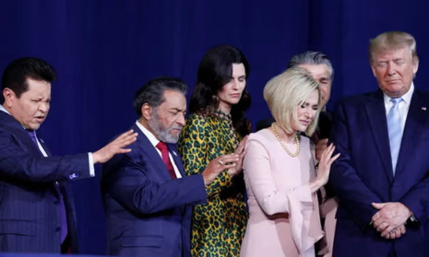 Sonunda bu da oldu: Donald Trump'ı Mesih ilan ettiler! - Resim : 3