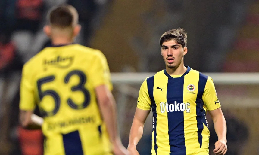 Fenerbahçe'de sürpriz ayrılık: Yusuf Akçiçek'in transferi resmen açıklandı!
