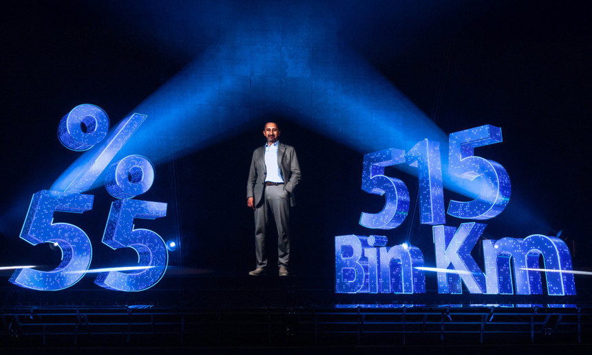 Türk Telekom'dan heyecan yaratan 5G teknolojisi! Bir ilk gerçekleştirdi! Hologram ile canlı basın toplantısı düzenledi