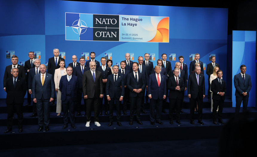 Lahey’deki NATO zirvesinde aile fotoğrafı: Cumhurbaşkanı Erdoğan, Trump ve Starmer en önde