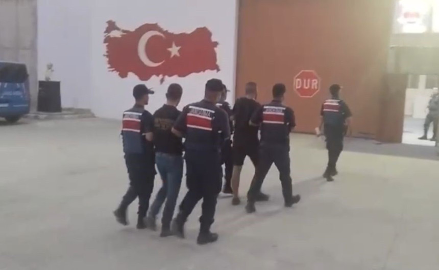 Bursa'dan sonra Mersin! Akaryakıt istasyonundan benzin alıp ormanı yaktılar - Resim : 2