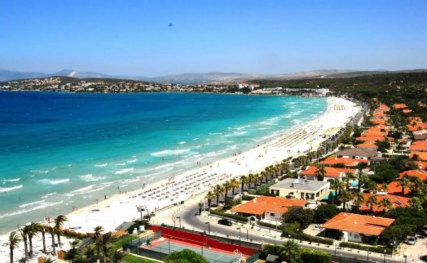 Çeşme'de bayram yoğunluğu! Otellerin doluluk oranı yüzde 75'e ulaştı
