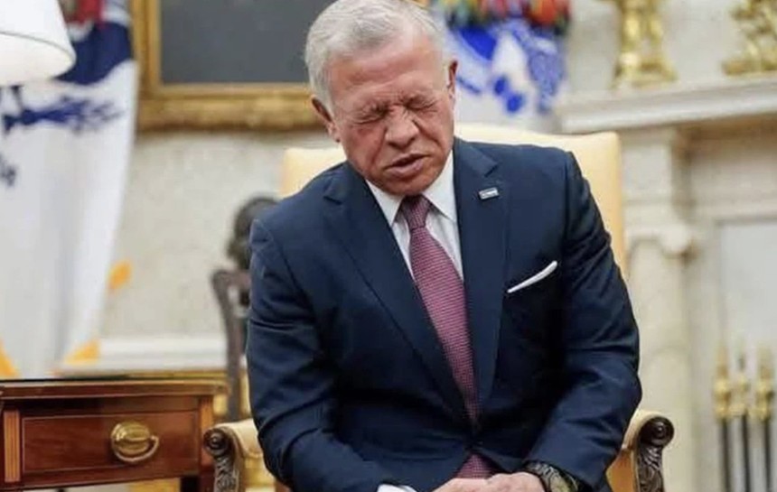 Çok tuhaf şeyler oluyor... İşte Ürdün Kralı Abdullah'ın Trump ile görüşmedeki jest ve mimikleri