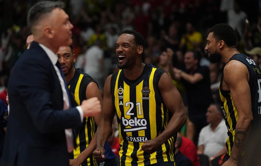 Ali Koç'un sonunda yüzü güldü: Futbolda gelmeyen başarı basketbolda geldi - Resim : 2