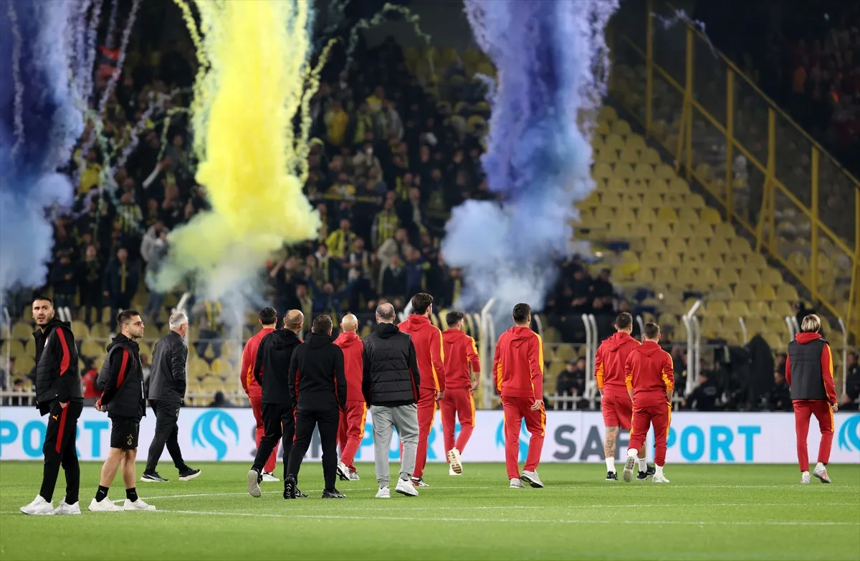Fenerbahçeli taraftarlardan, Galatasaray derbisi öncesi görsel şölen - Resim : 2