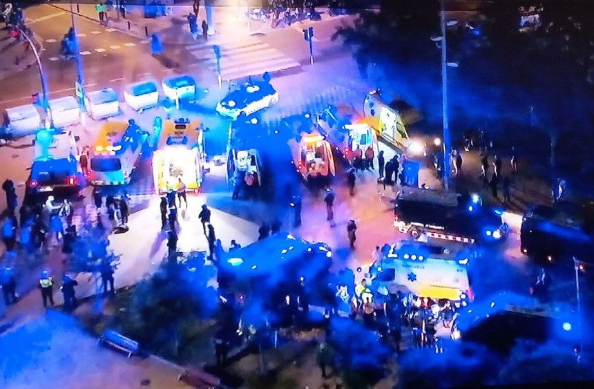 Barcelona'da şampiyonluk sevinci az kalsın trajediye dönüyordu: Aracıyla taraftarların arasına daldı!
