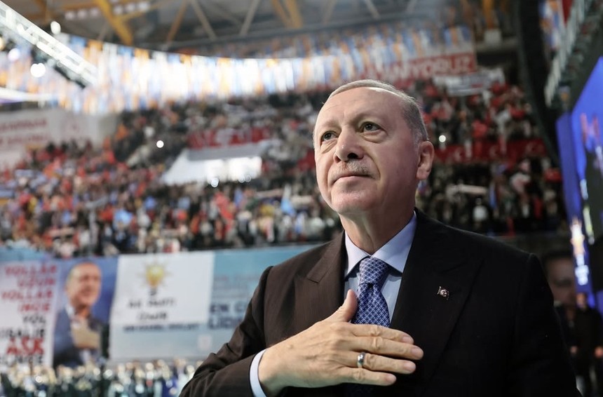 İzlenme rekorları kırıyor... Cumhurbaşkanı Erdoğan'a özel Türkçe ve İngilizce doğum günü şarkısı - Resim : 2