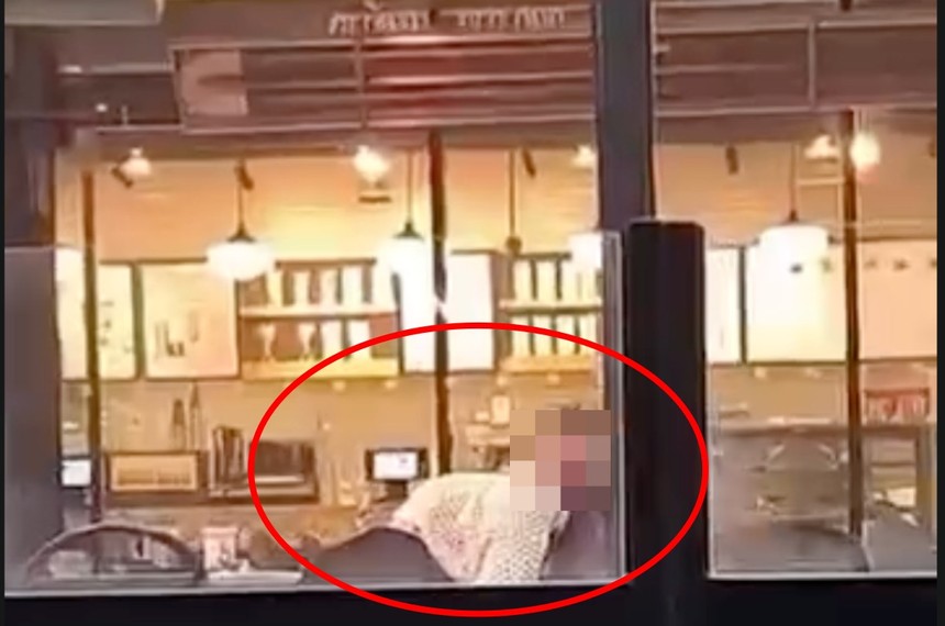 Diyarbakır Starbucks'a silahlı saldırı: Merve Nur Yararlık isimli kadın hayatını kaybetti