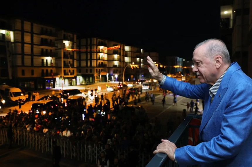 Cumhurbaşkanı Recep Tayyip Erdoğan'dan Malatya'da depremzede aileye ziyaret - Resim : 2