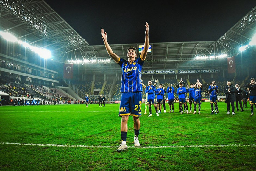 Beşiktaş'tan sürpriz hamle: 1. Lig ekibiyle temasa geçildi!