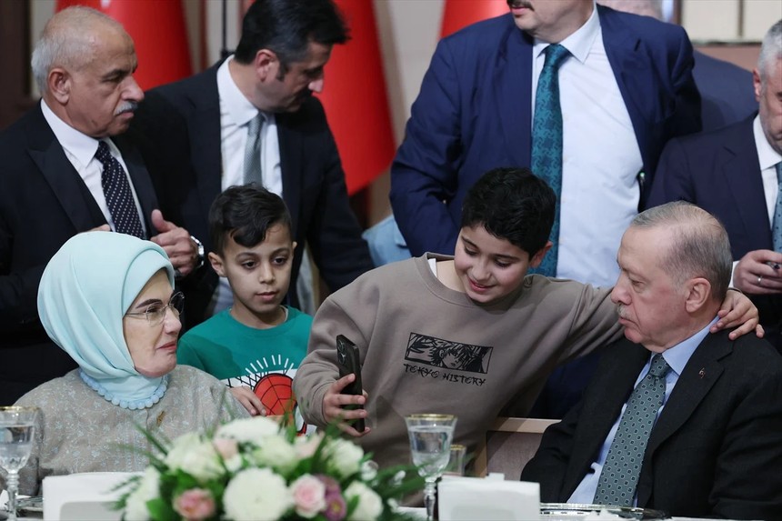 Filistinli çocuklardan Cumhurbaşkanı Recep Tayyip Erdoğan'a sevgi seli!