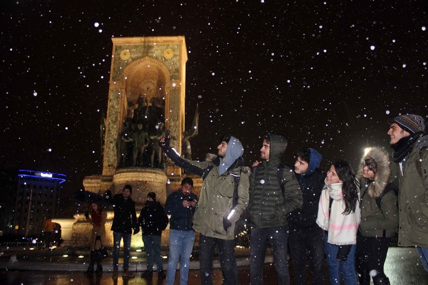 İstanbul'da kar yağışı etkili olmaya başladı... - Resim : 2