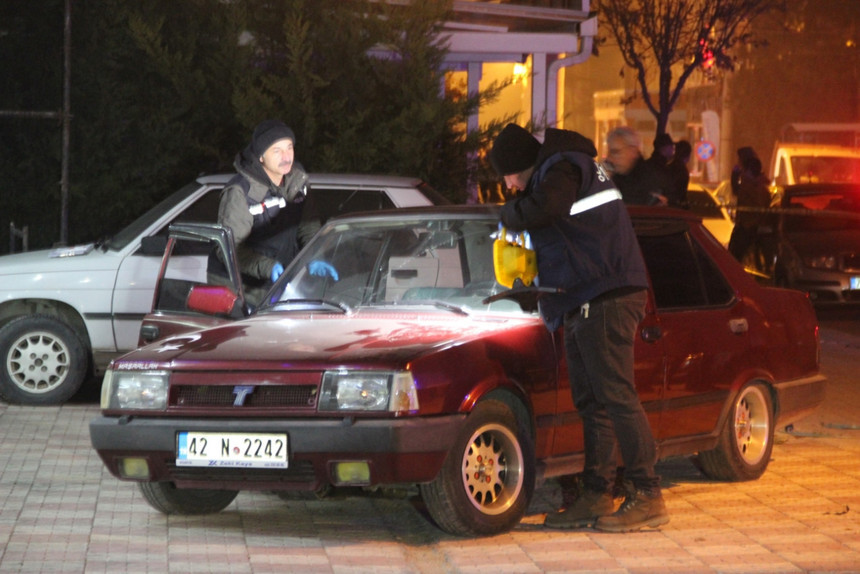 Cesetle birlikte sokaklarda dolaştı...