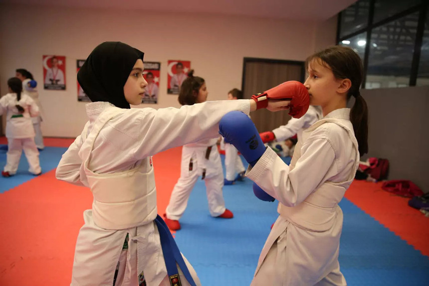 Saçları dökülen İmam Hatipli Dilara'ya 'karateyi' tavsiye ettiler: Şampiyon olabilir! - Resim : 2