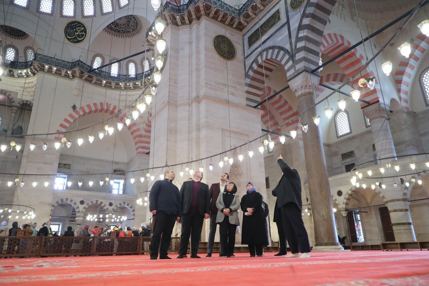 AK Parti İstanbul İl Başkanlığı, Türk-İslam mimarisinin öncü isimlerinden Mimar Sinan'ı andı - Resim : 2
