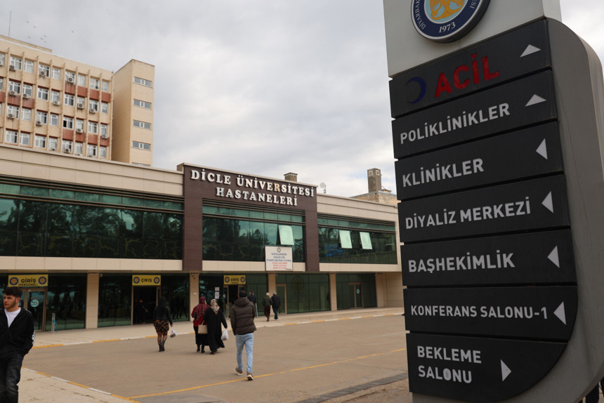 Dicle Üniversitesi Hastanesi doktoru ameliyat ettiği hastadan kuyumcunun IBAN'ına 90 bin lira "Bıçak parası" atmasını istedi - Resim : 4