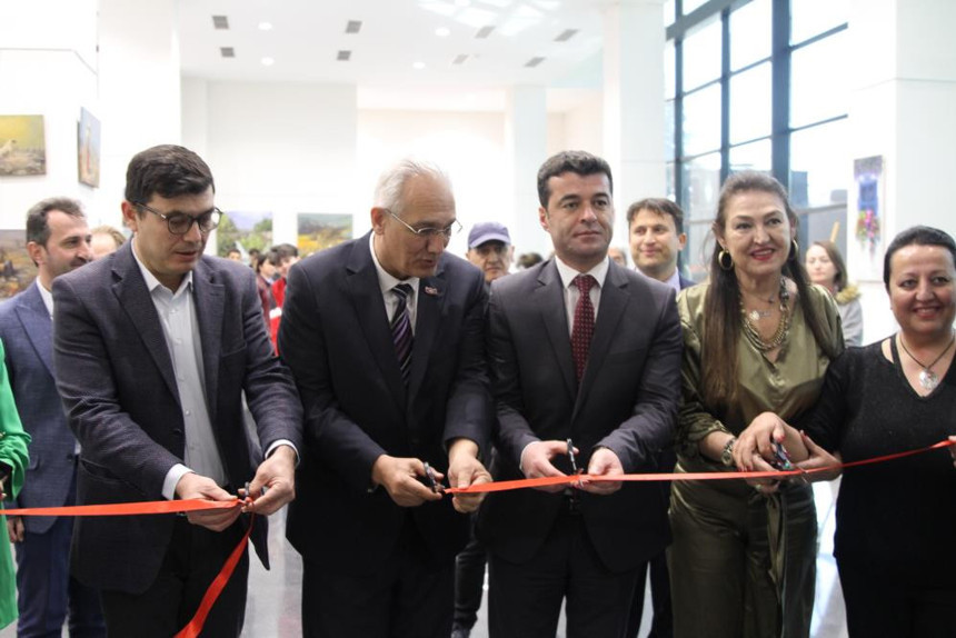 Uşak’ta 49. Turizm Haftası’na renkli açılış: Orta Anadolu Medeniyetleri sergisi - Resim : 2