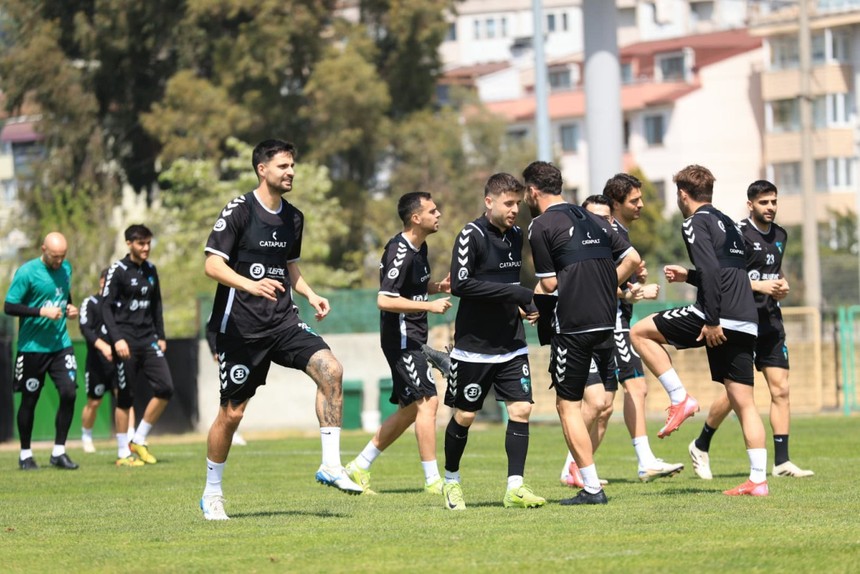 Kocaelispor'un şampiyonluk 90 dakikası! İsmet Taşdemir: Kutlamaları hayal edemiyorum"