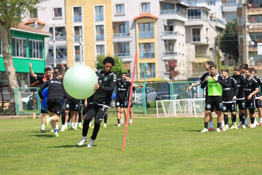 Kocaelispor'un şampiyonluk 90 dakikası! İsmet Taşdemir: Kutlamaları hayal edemiyorum" - Resim : 2