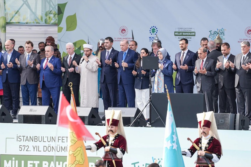 İstanbul'daki millet bahçesi açılışlarına 4 büyüklerin başkanları da katıldı - Resim : 2