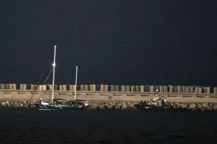 Madleen gemisini kaçıran İsrail 12 aktivisti gözaltına aldı: Aşdod Limanı'na getirildiler - Resim : 3